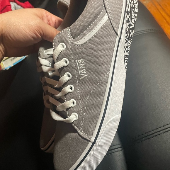 Vans - Picture 3 of 5